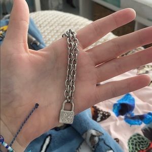 Chain lock necklace